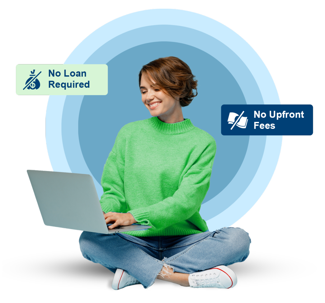 A young smiling women using the laptop